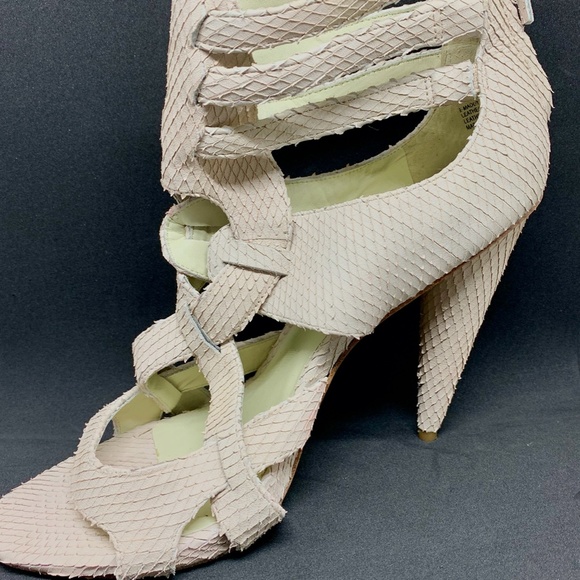 Elizabeth and James blush snake skin heels - Picture 3 of 8